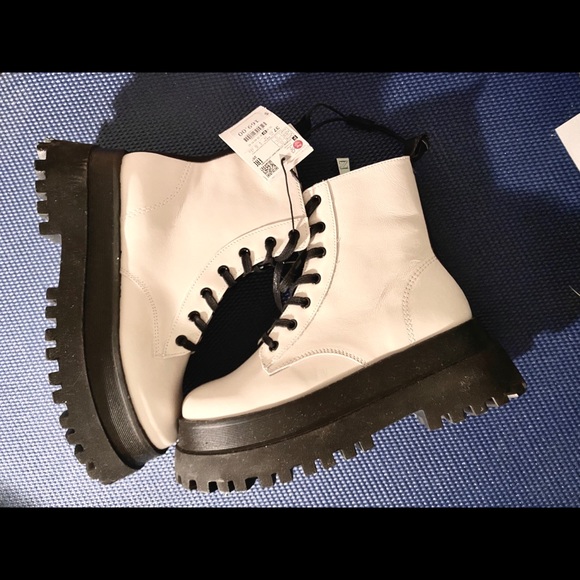 🆂🅾︎🅻🅳 Zara Ankle Leather Boots Treaded Sole - Picture 2 of 11